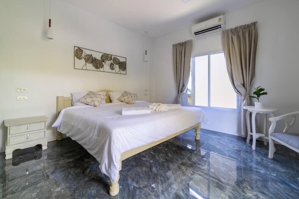 Apple Villa Haad Chao Phao