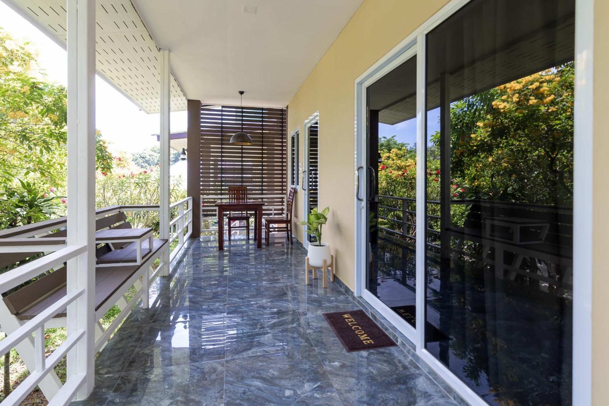 Apple Villa Haad Chao Phao